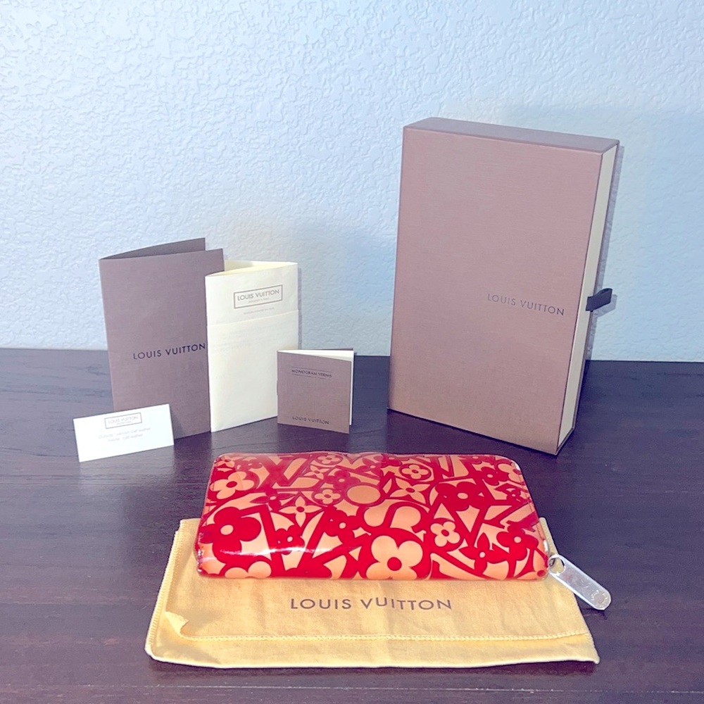Louis Vuitton LIMITED Edition SWEET MONOGRAM VERNIS ZIPPY WALLET- AS IS